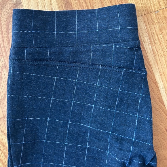 NWOT LOFT Window Pane Legging, Size Medium - Picture 5 of 5